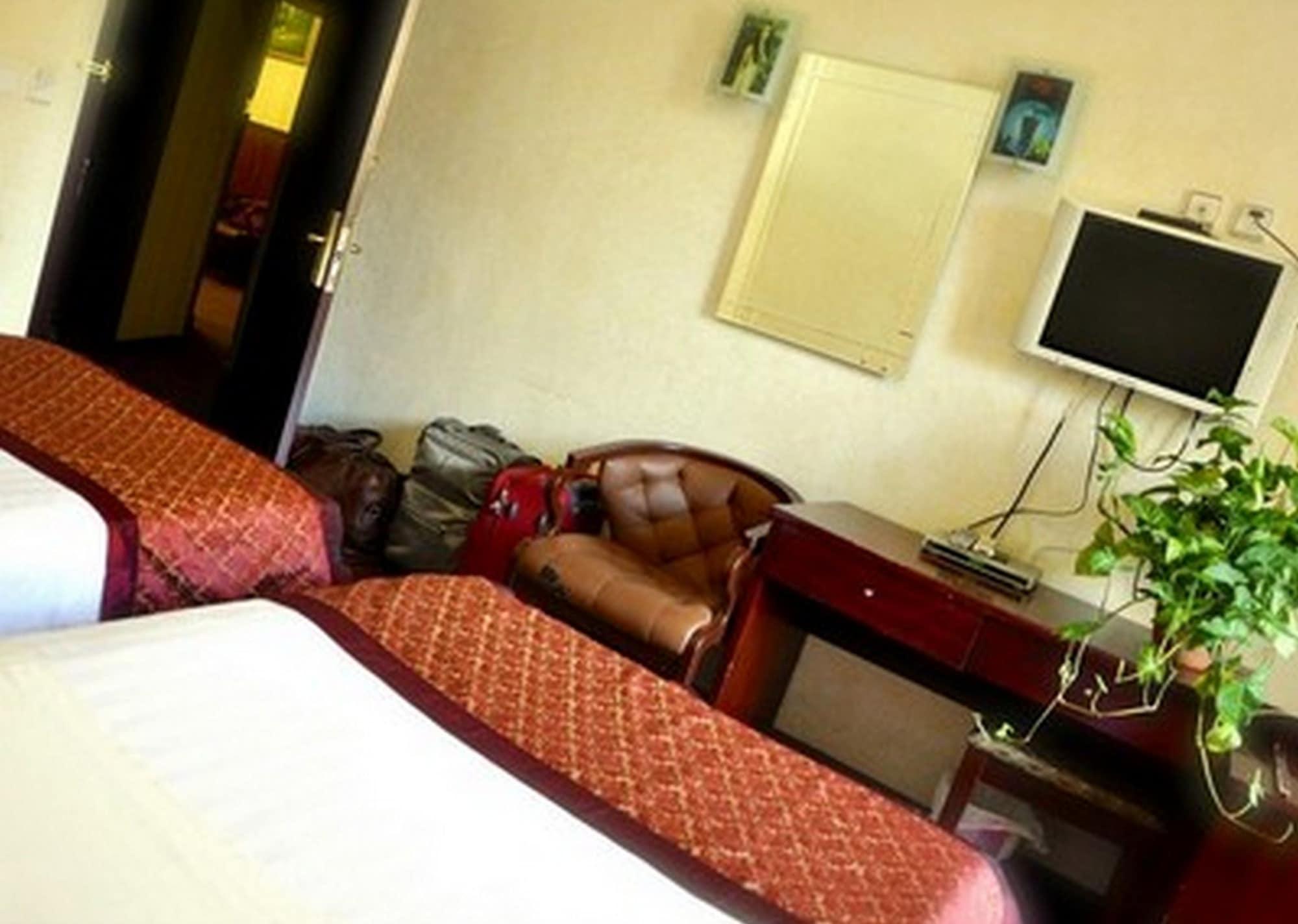 Portafortuna Guesthouse - Close To Colosseum Рим Экстерьер фото
