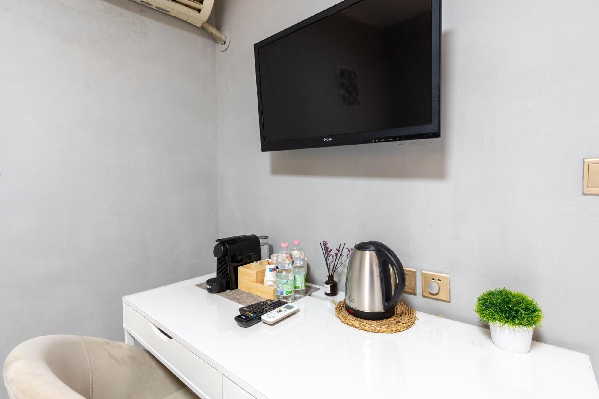 Portafortuna Guesthouse - Close To Colosseum Рим Экстерьер фото