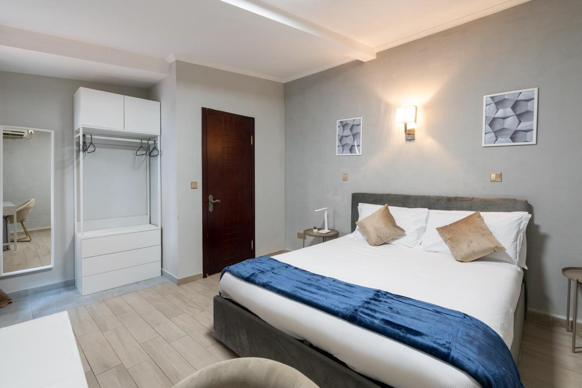 Portafortuna Guesthouse - Close To Colosseum Рим Экстерьер фото