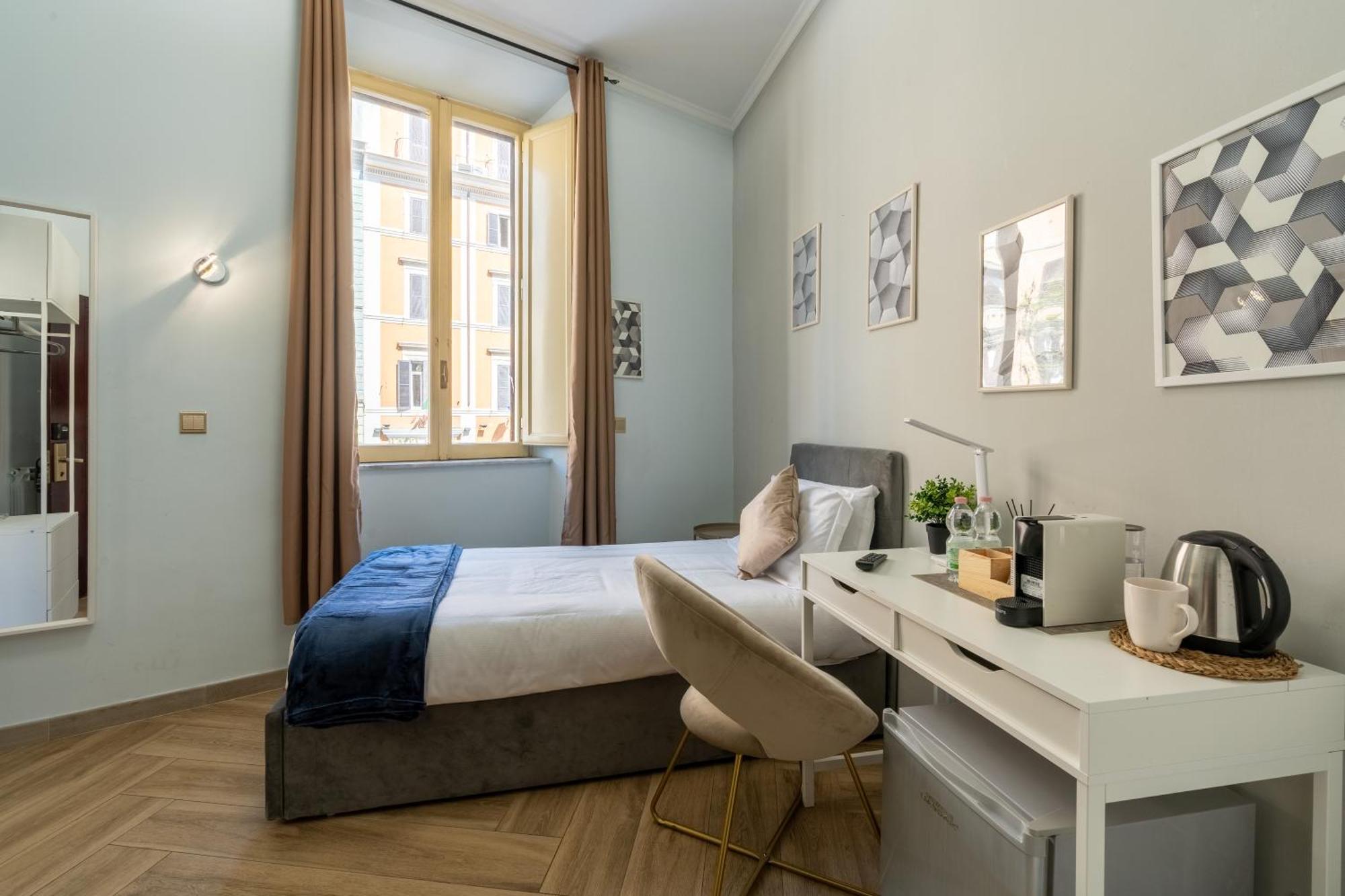 Portafortuna Guesthouse - Close To Colosseum Рим Экстерьер фото