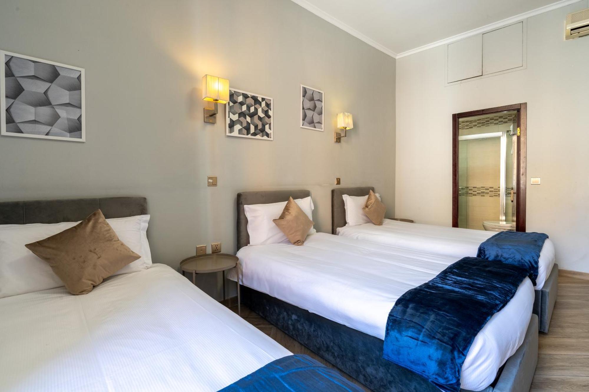 Portafortuna Guesthouse - Close To Colosseum Рим Экстерьер фото