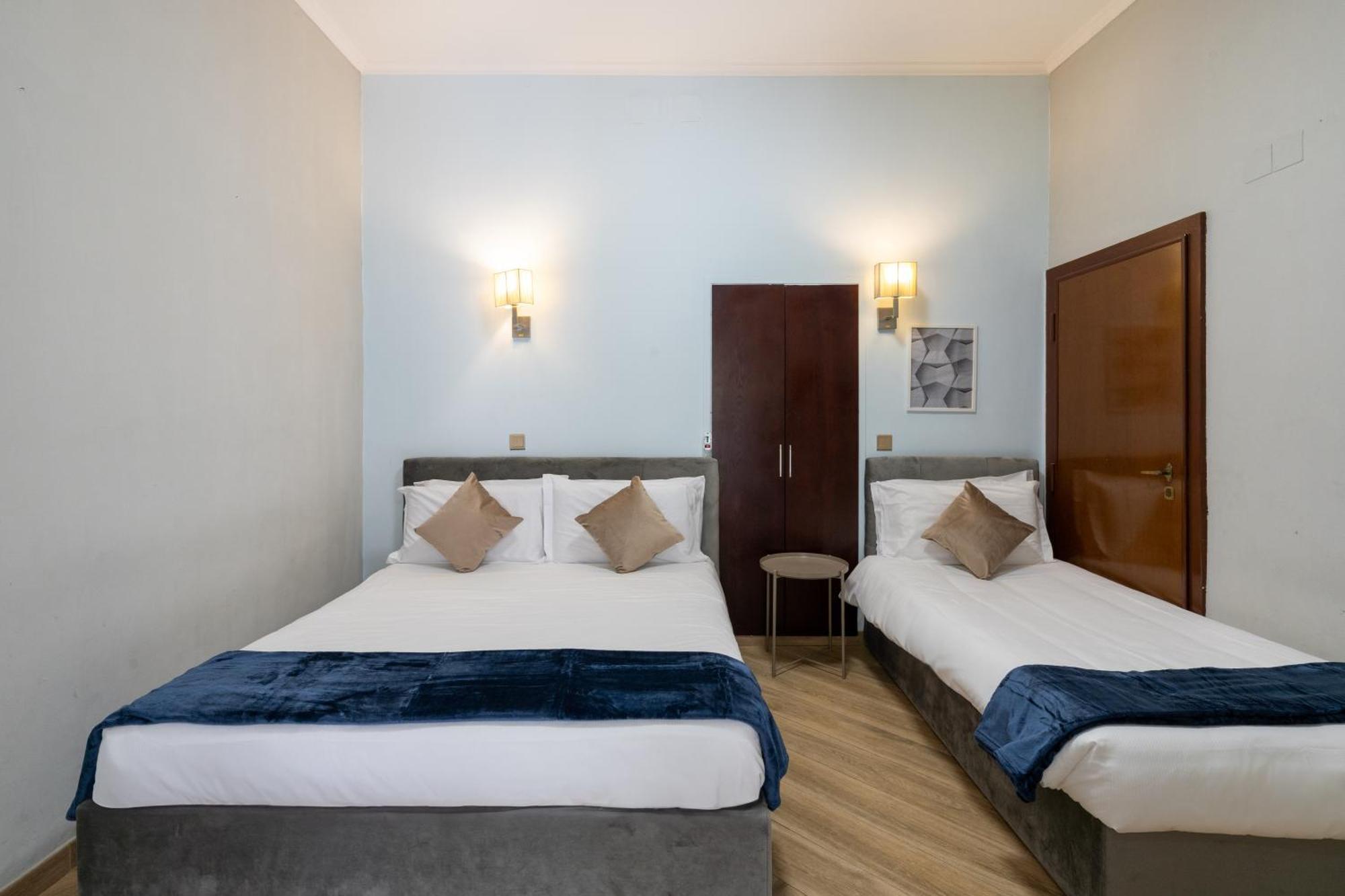 Portafortuna Guesthouse - Close To Colosseum Рим Экстерьер фото